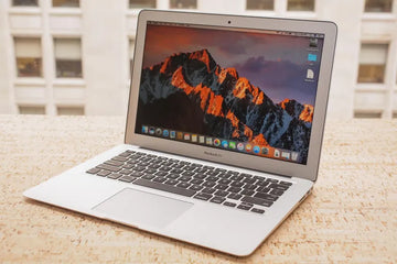 Apple Macbook Air 2017 Core i5 , 8GB RAM, 512GB SSD, 13.3